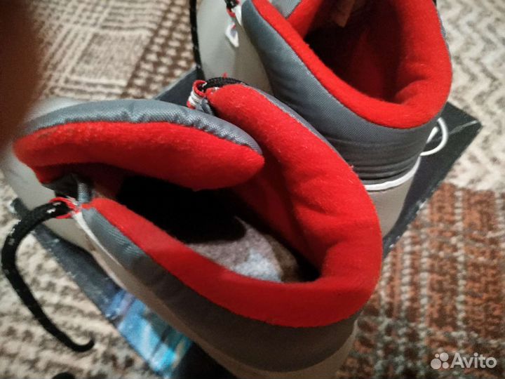 Лыжные ботинки