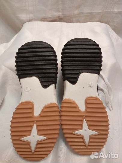 Кроссовки женские 38 размер