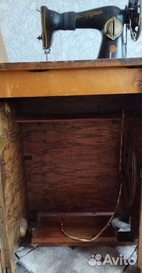 Швейная машинка ножная