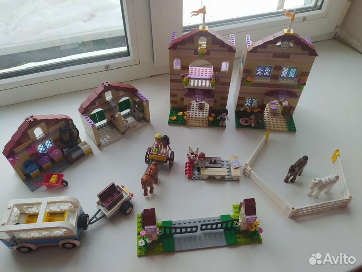 Lego Friends школа верховой езды