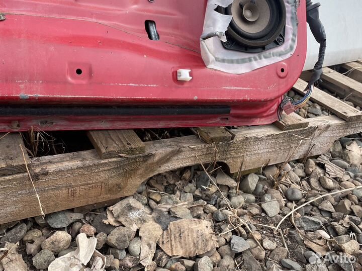 Передняя левая дверь mitsubishi colt z34a