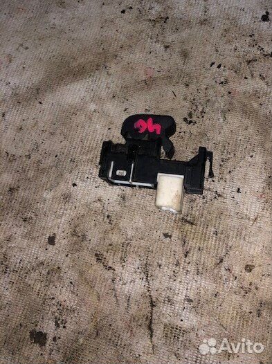 Кнопка стеклоподъемника Toyota RAV4 (XA40) IV (201