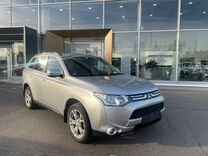 Mitsubishi Outlander 2.4 CVT, 2014, 104 604 км, с пробегом, цена 1 619 000 руб.