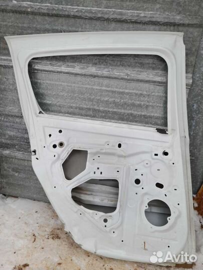 Дверь задняя рено сандеро 2018