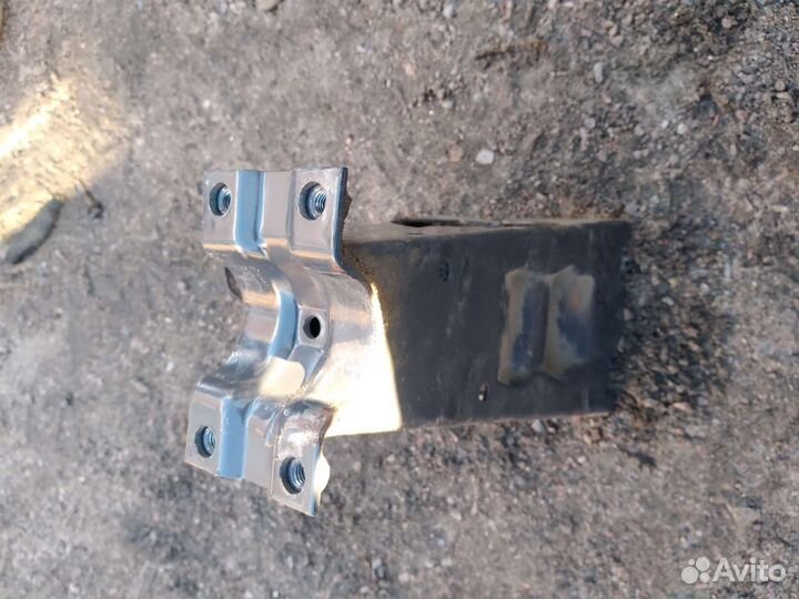 Кронштейн рулевой колонки Scania 3серии