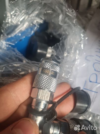 Разветвитель пневматический на 2 вых. Y-образный