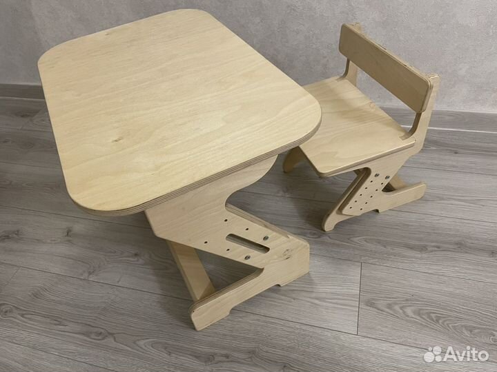 Деревянный растущий стол и стул
