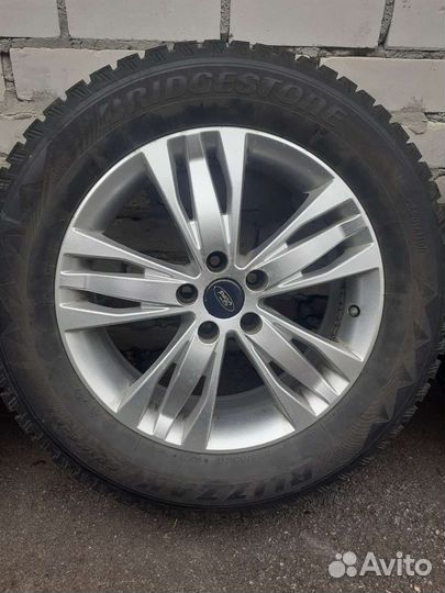 Bridgestone Blizzak LM-001