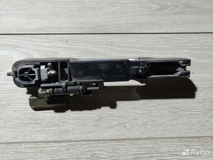 Ручка задняя правая Laguna 2