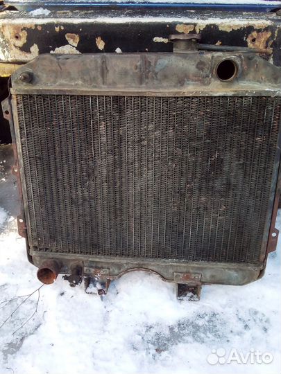 Радиатор охлаждения на УАЗ