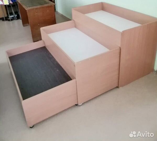 Трехъярусная кровать