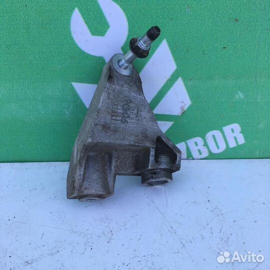 Кронштейн генератора Шевроле Лачетти