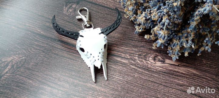 Брелок из натуральной кожи Череп быка