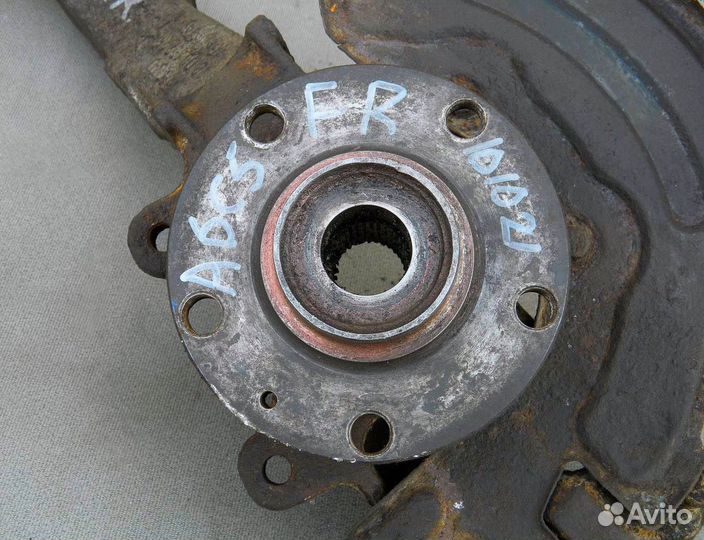 Кулак поворотный правый Audi A6 C5 1.8