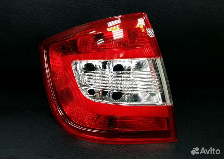Фонарь задний Skoda Rapid