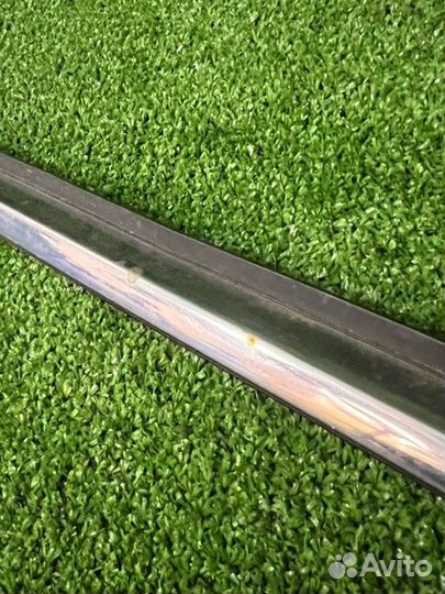 Молдинг стекла задний правый Lexus Gx470 120