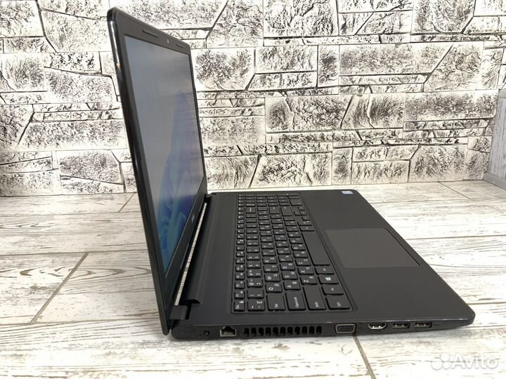 Ноутбук dell vostro d15 i3 6th/8GB/256GB
