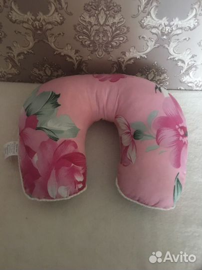 Подушка под шею в дорогу