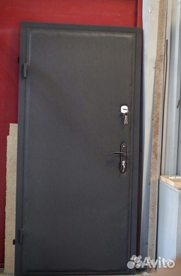 Входная дверь металлическая