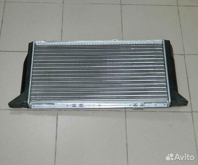 Радиатор охлаждения Audi 80 1.6-1.9D 600x310 AVA