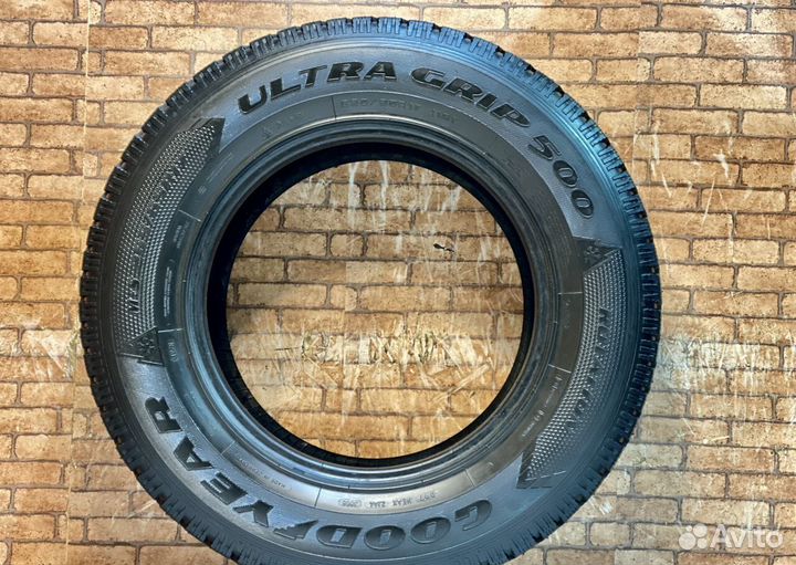 Goodyear UltraGrip 500 265/65 R17