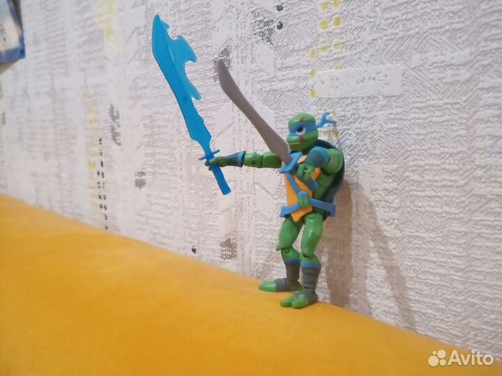 Игрушка черепашка ниндзя Леонардо