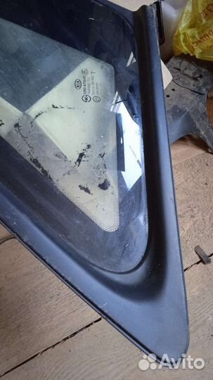 Стекло заднее глухое Rh Kia Sorento 2