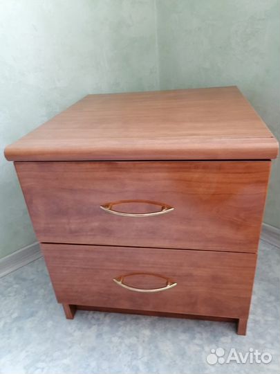 Тумба прикроватная