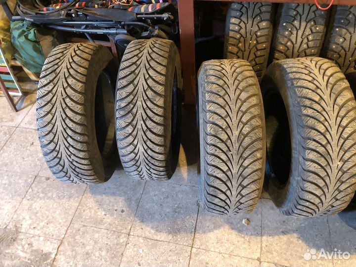 Sava Eskimo Stud 215/65 R16