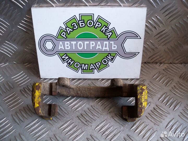 Скоба переднего правого суппорта BMW 3 E36