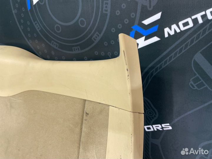 Обшивка крышки багажника Volkswagen Touareg 7L