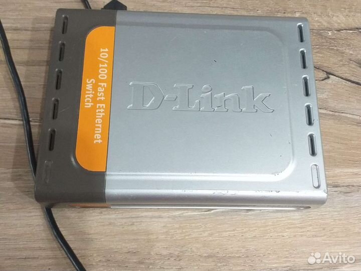 Комутатор des 1005d