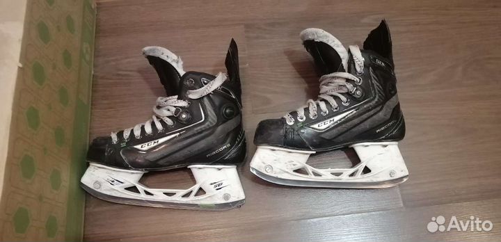 Хоккейные коньки ccm