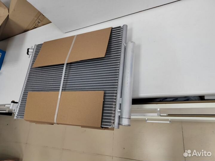 Радиатор кондиционера Renault duster logan vesta