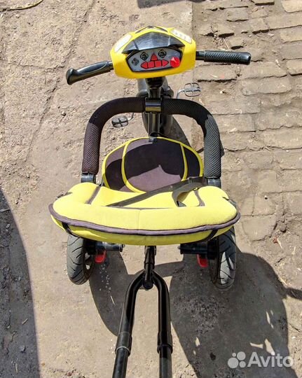 Детский велосипед с родительской ручкой