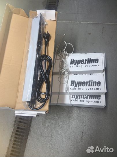 Блок розеток Hyperline SHE19-9SH-2.5EU. Новые