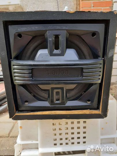 Сабвуфер Clarion с усилителем активный