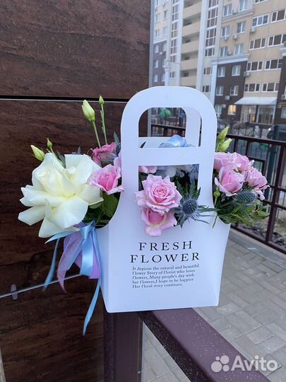 Цветочная композиция в сумке