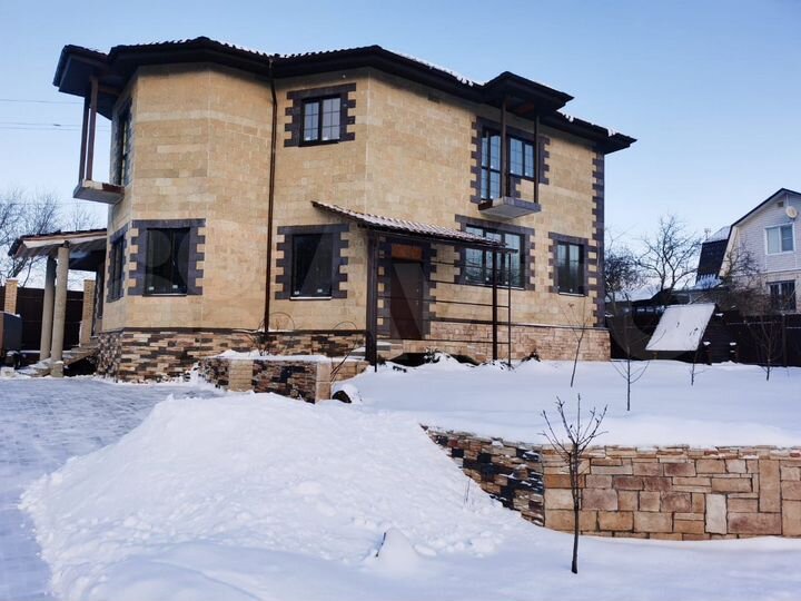 Дом 300 м² на участке 16 сот.