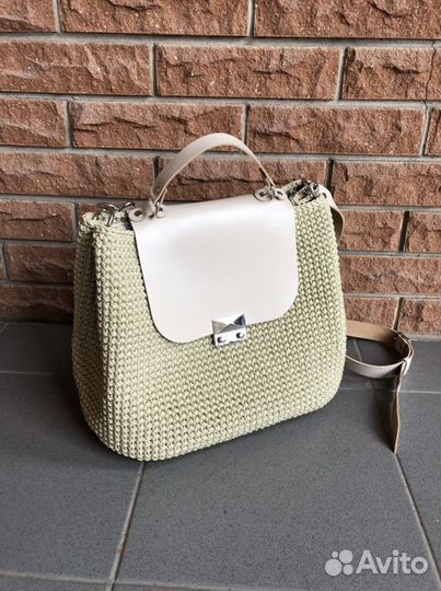 Сумка-саквояж и рюкзак, связаны с любовью