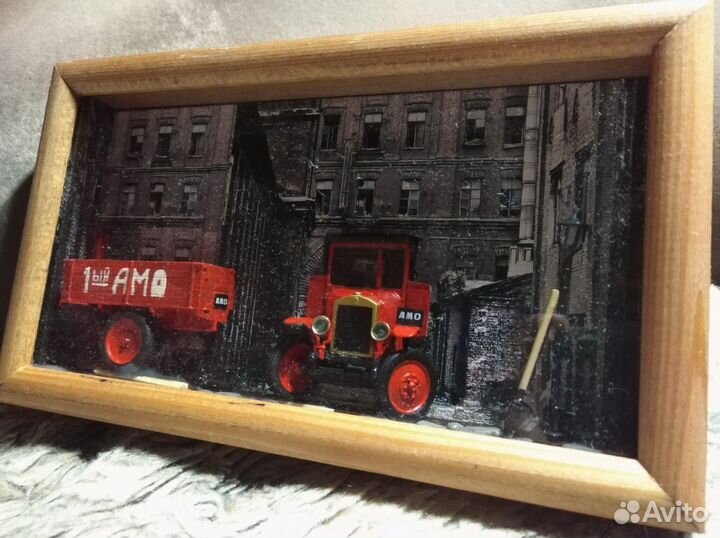 Картина - коллаж выпуск первого автомобиля Амо