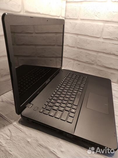 Игровой Asus 17.3 Дюйма/SSD/2 Карты/8 Озу/core i7