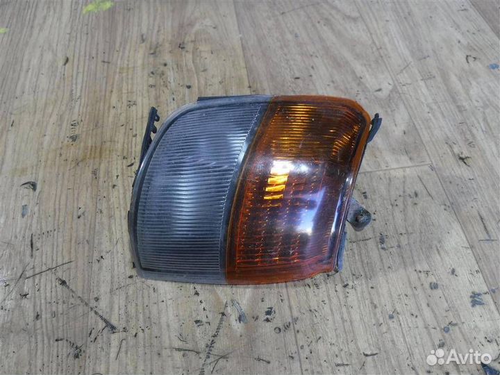 Указатель поворота правый Mitsubishi Pajero/Monte