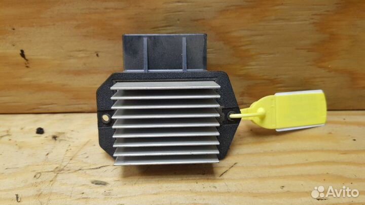 Реостат печки mitsubishi pajero