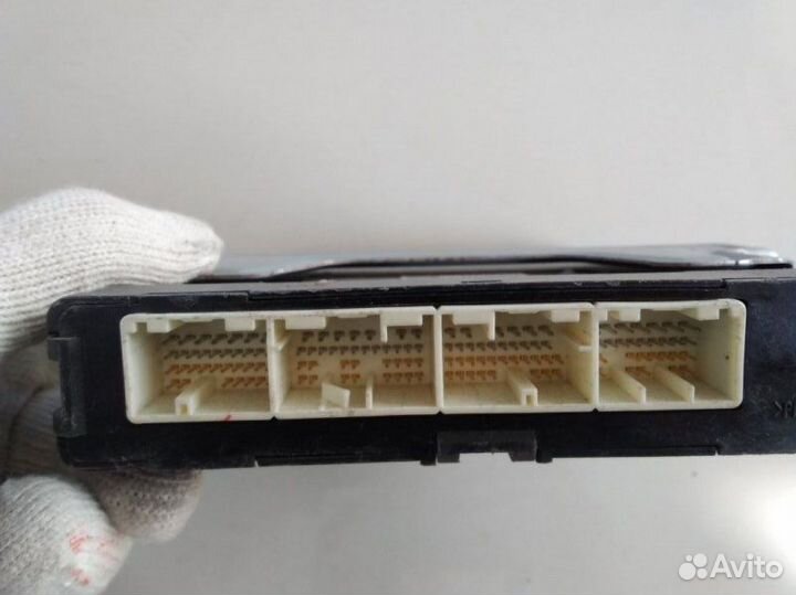 Блок управления двс Toyota Hilux surf