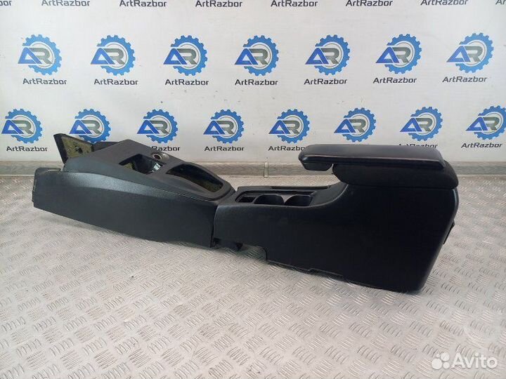 Подлокотник с консолью Mitsubishi Lancer 9 CS 4G18