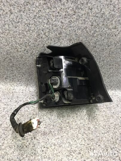 Фонарь правый Mitsubishi Outlander Xl 2007