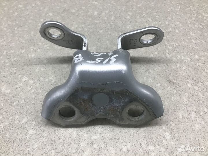 Петля двери задней правой верхняя Toyota Land Crui