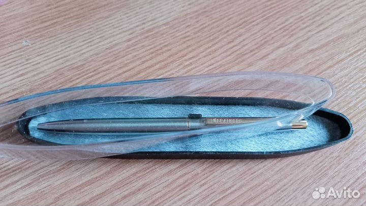 Ручка шариковая подарочная