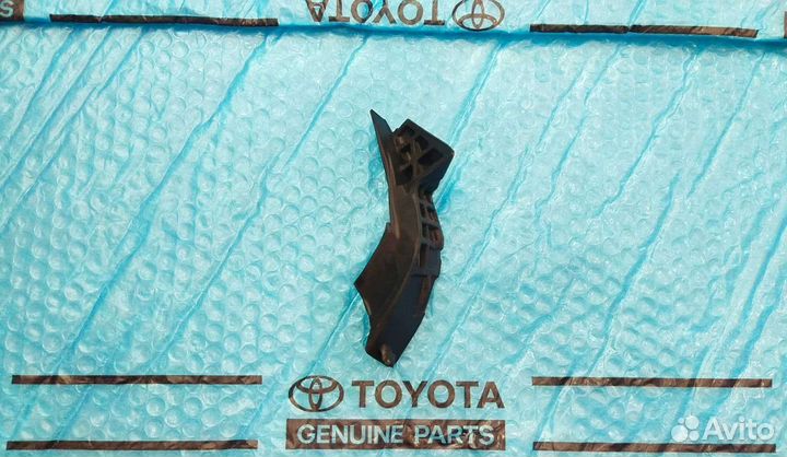 Заглушка жабо Тойота Камри 30 правая